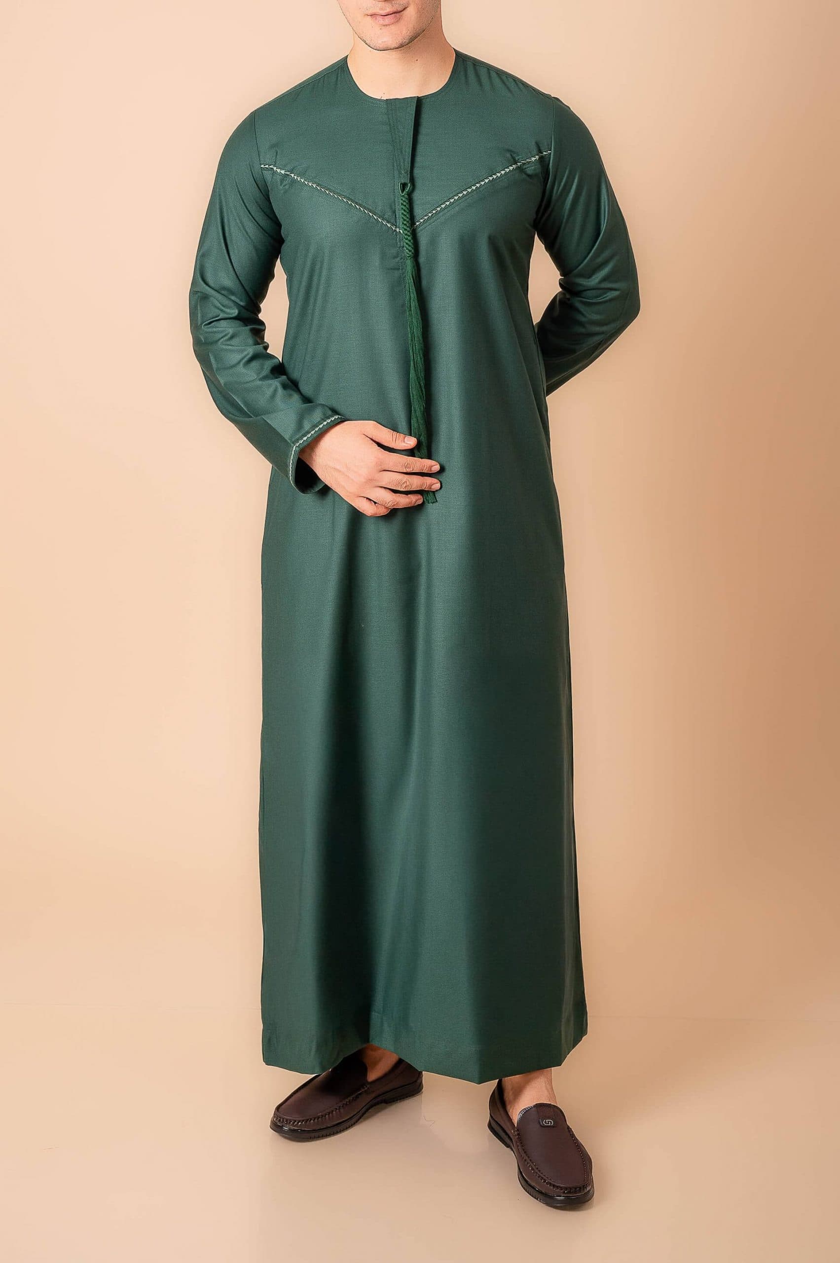 Premium Deep Emerald Green Emirati Tassel Thobe for Men – Light Sage Braided Front Kandura